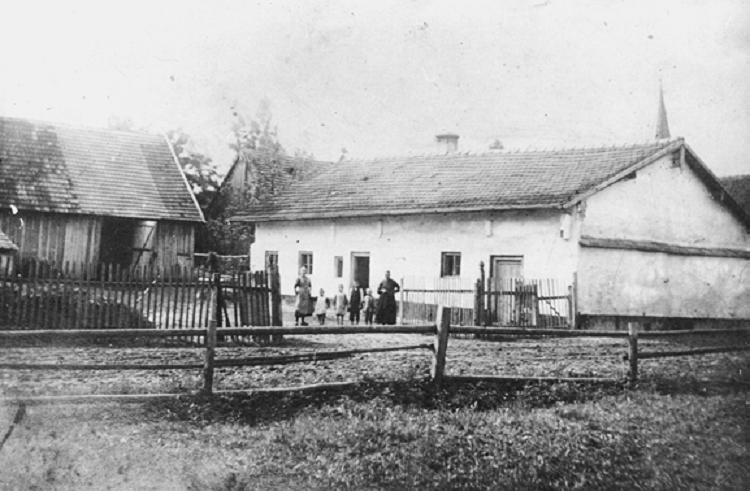 Lachenschmidthof durch Bomben1945 zerstört