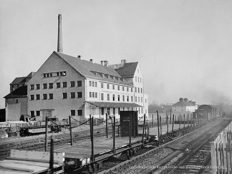 32 748x1000 Luftbild Werk Suenching 1953