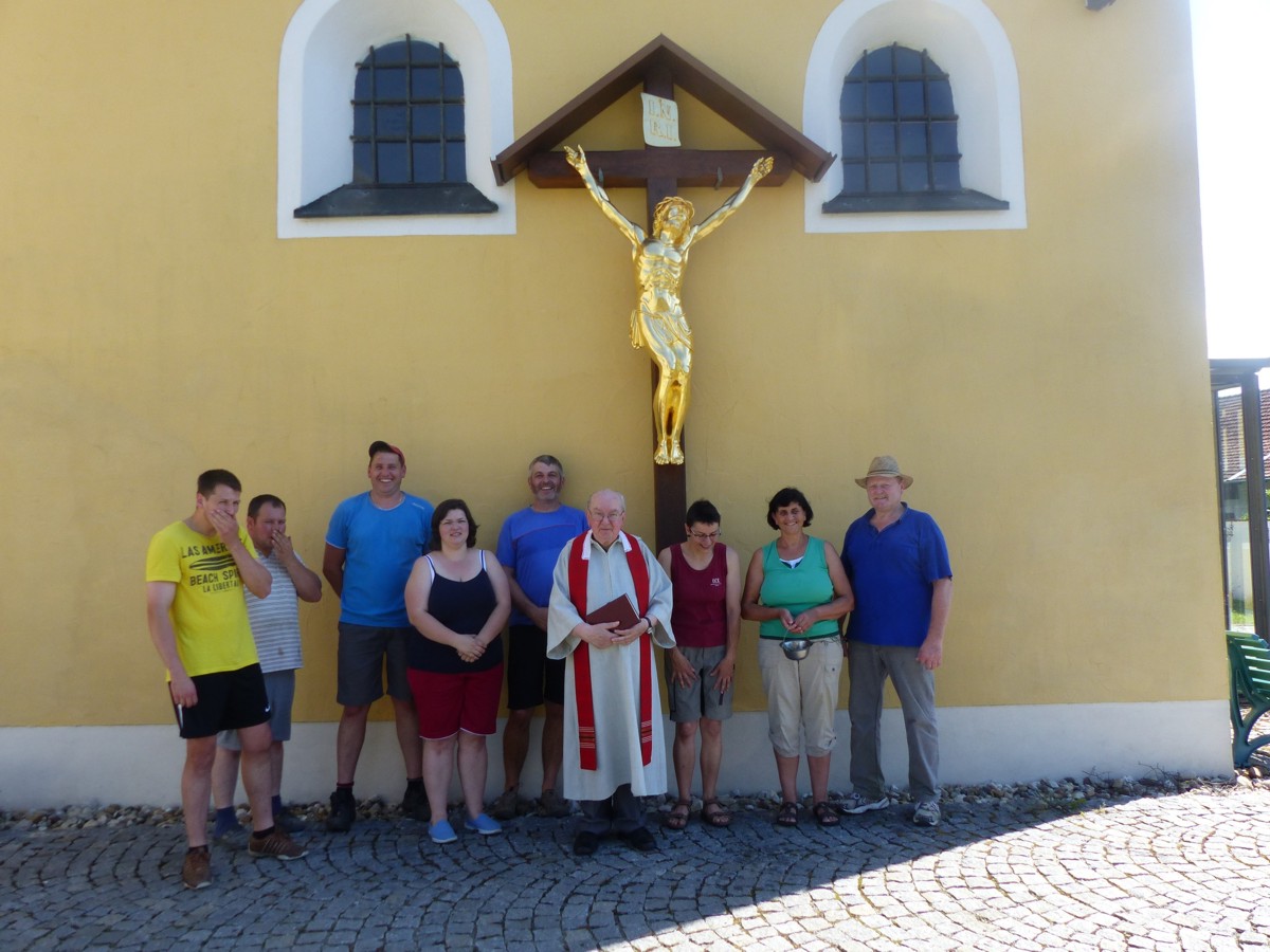 Pfarrer mit Ornat 1