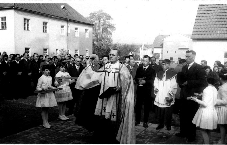 Schulhauseinweihung 1963 in Asenkofen2 kl