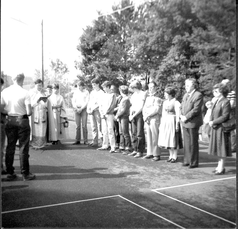 Pfarrer Daniel bei der Stockbahneinweihung Juni 1982