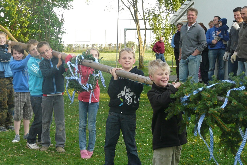 Maibaum 2011 4