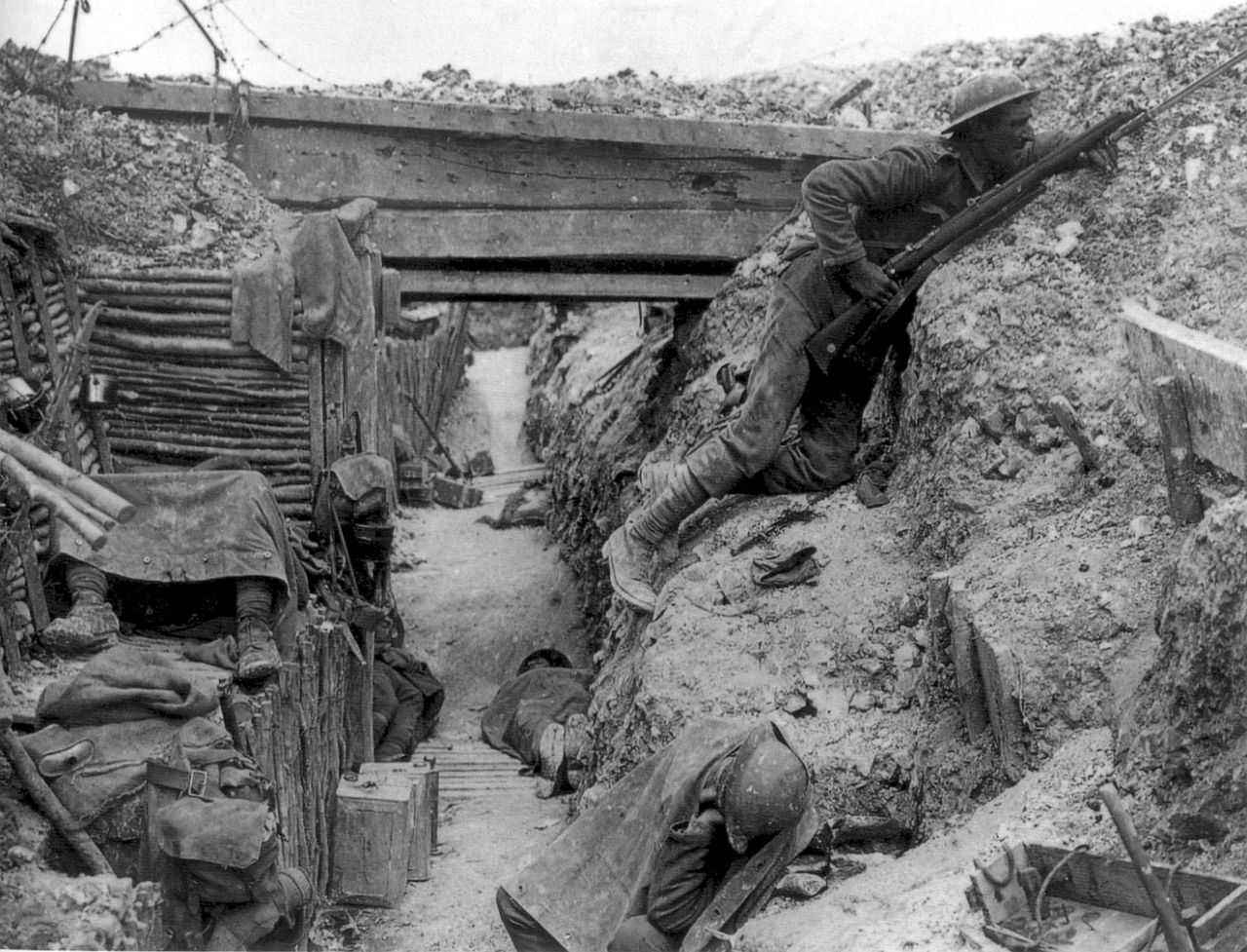 1280px-Cheshire Regiment trench Somme 1916 ursprünglich deutscher Schützengraben