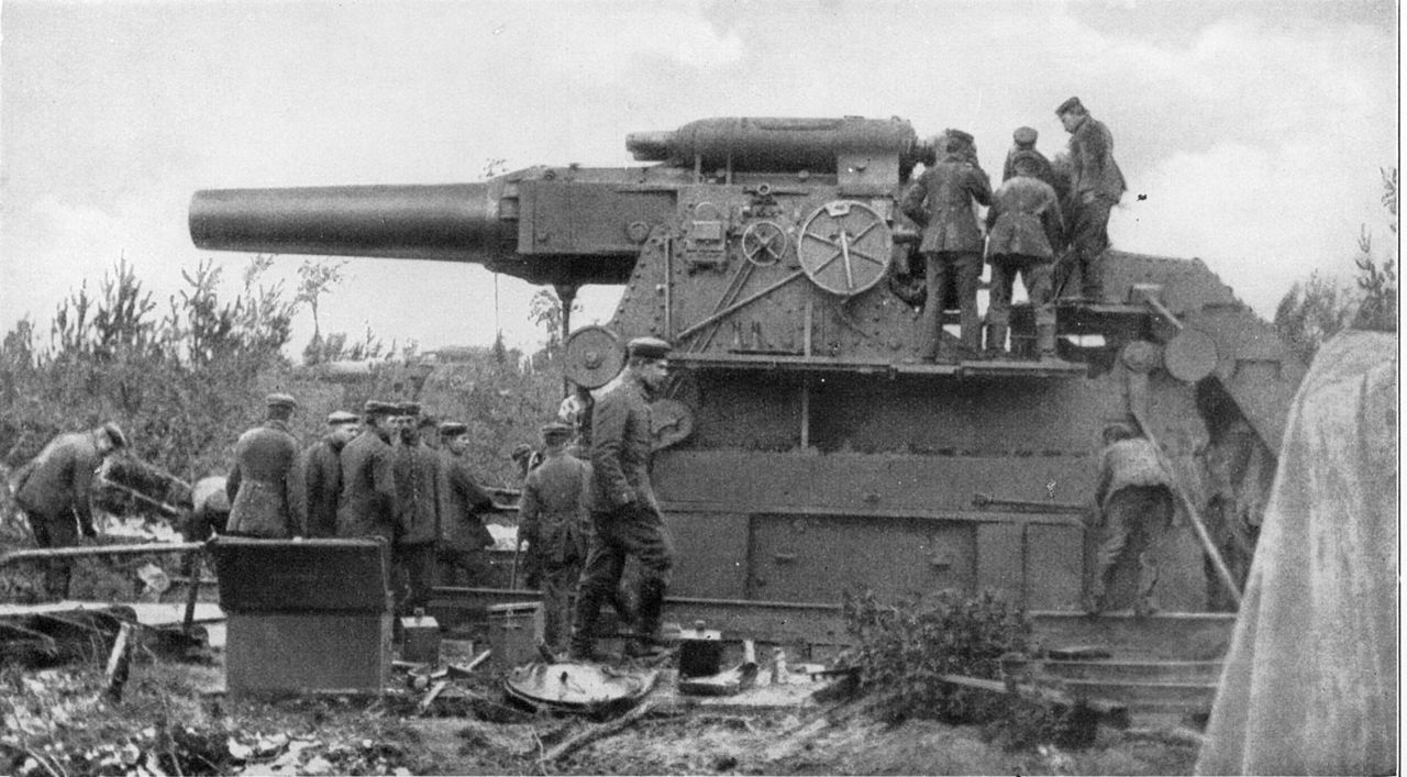 Dicke Bertha vor Luettich 070814 2 Krupp schienengebunden